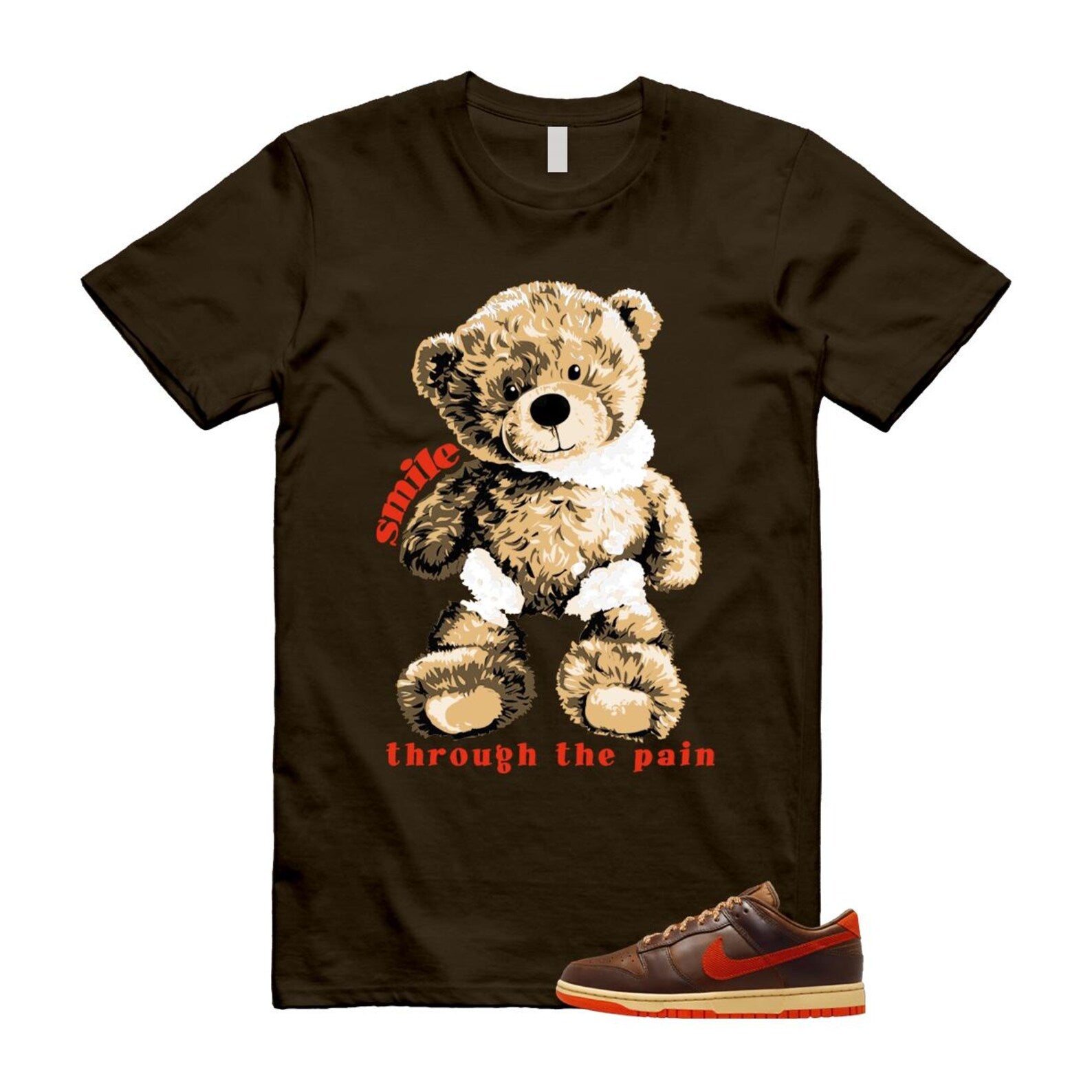 Dunk British Brown Light Tan Sesame Picante Red T Shirt Match SMILE HQ3448-262 T-Shirt, Sneaker Match Tee