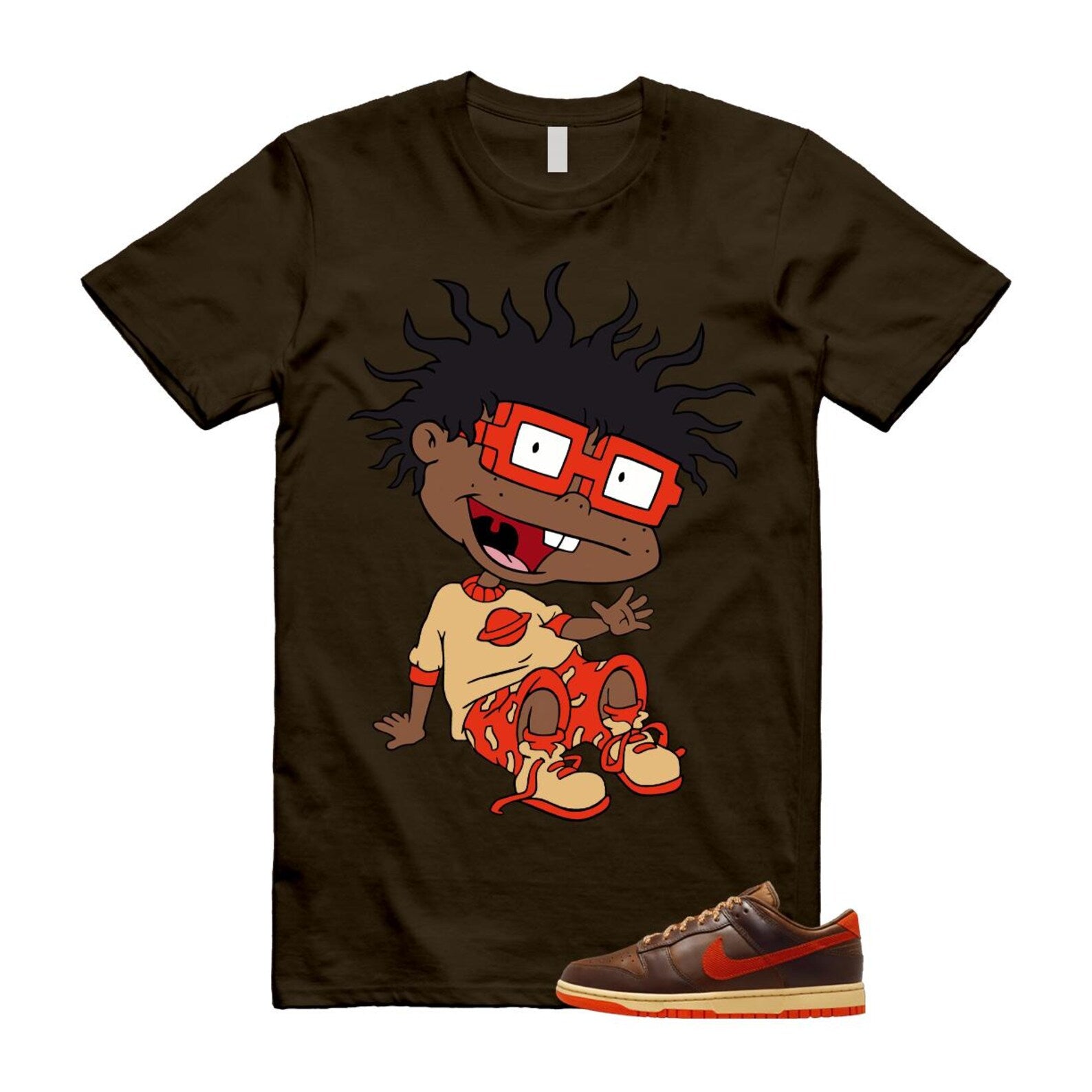 Dunk British Brown Light Tan Sesame Picante Red T Shirt Match FINSTER HQ3448-262 T-Shirt, Sneaker Match Tee